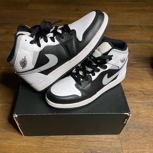 Air Jordan 1 Mid